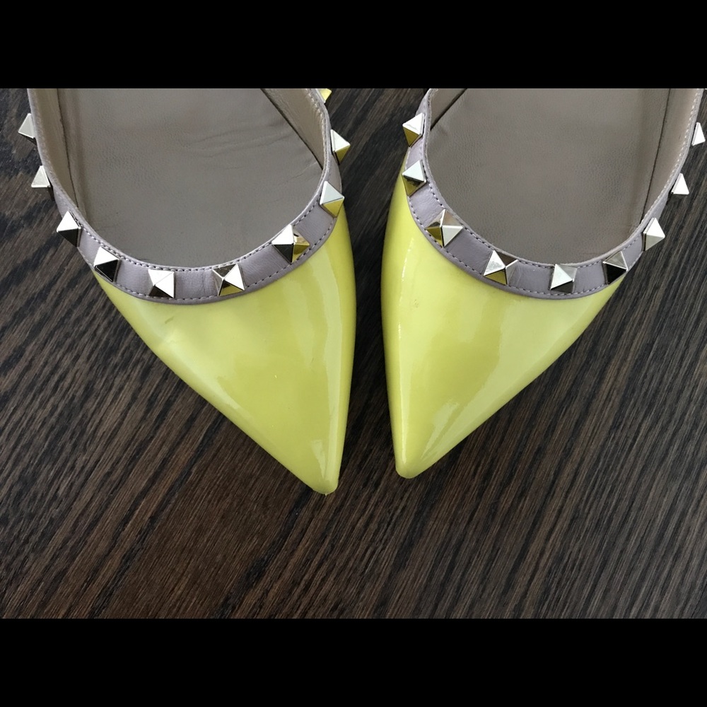 Valentino Yellow Rockstud Patent Ballerina Flats - Picture 3 of 8